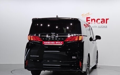 Toyota Alphard, 2024 год, 10 190 000 рублей, 4 фотография