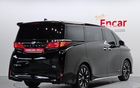 Toyota Alphard, 2024 год, 10 190 000 рублей, 3 фотография