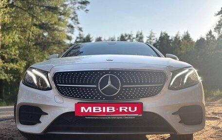 Mercedes-Benz E-Класс, 2018 год, 4 000 000 рублей, 3 фотография