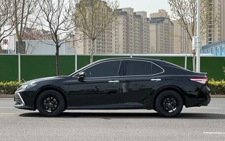 Toyota Camry, 2021 год, 1 900 000 рублей, 3 фотография