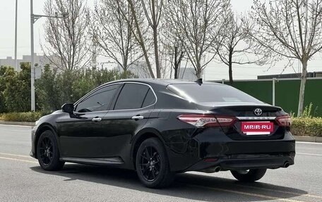 Toyota Camry, 2021 год, 1 900 000 рублей, 4 фотография