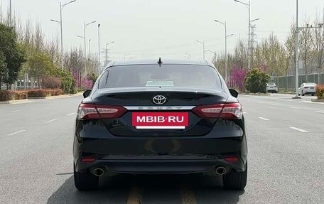 Toyota Camry, 2021 год, 1 900 000 рублей, 5 фотография