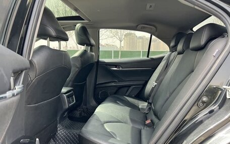Toyota Camry, 2021 год, 1 900 000 рублей, 19 фотография