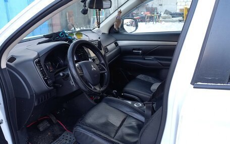 Mitsubishi Outlander III рестайлинг 3, 2013 год, 1 300 000 рублей, 6 фотография