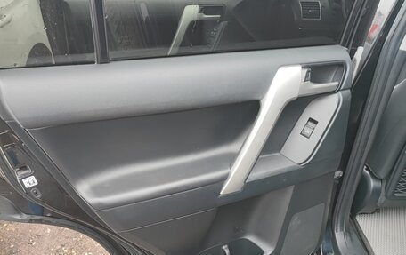 Toyota Land Cruiser Prado 150 рестайлинг 2, 2021 год, 5 900 000 рублей, 12 фотография