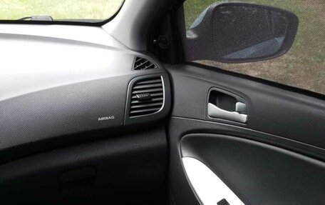 Hyundai Solaris II рестайлинг, 2012 год, 580 000 рублей, 13 фотография