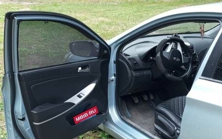 Hyundai Solaris II рестайлинг, 2012 год, 580 000 рублей, 15 фотография