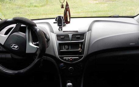 Hyundai Solaris II рестайлинг, 2012 год, 580 000 рублей, 10 фотография