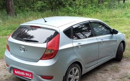 Hyundai Solaris II рестайлинг, 2012 год, 580 000 рублей, 20 фотография