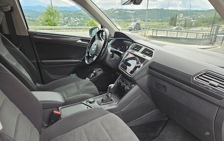 Volkswagen Tiguan II, 2017 год, 2 500 000 рублей, 8 фотография