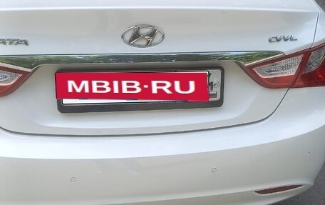 Hyundai Sonata VI, 2012 год, 1 000 000 рублей, 2 фотография