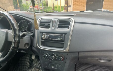 Renault Logan II, 2015 год, 570 000 рублей, 3 фотография