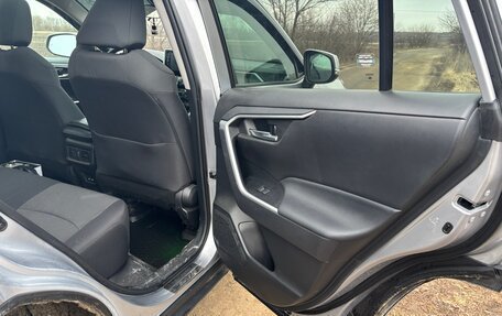 Toyota RAV4, 2021 год, 3 400 000 рублей, 8 фотография