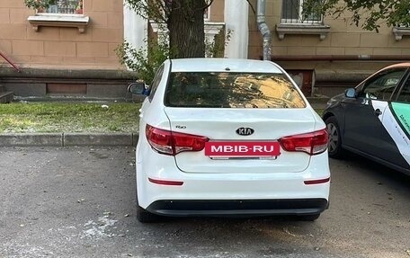 KIA Rio III рестайлинг, 2015 год, 385 000 рублей, 2 фотография