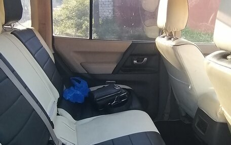Mitsubishi Pajero III рестайлинг, 2006 год, 1 000 000 рублей, 8 фотография