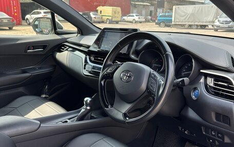 Toyota C-HR I рестайлинг, 2019 год, 1 900 000 рублей, 7 фотография