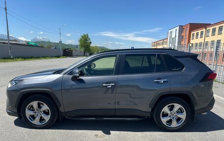 Toyota RAV4, 2019 год, 2 950 000 рублей, 3 фотография