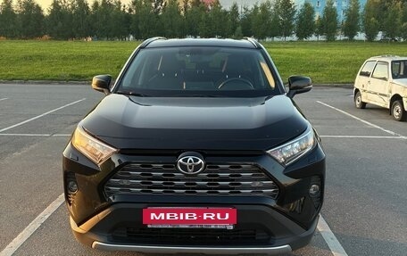 Toyota RAV4, 2019 год, 3 500 000 рублей, 2 фотография