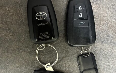 Toyota RAV4, 2019 год, 3 500 000 рублей, 15 фотография