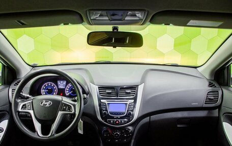 Hyundai Solaris II рестайлинг, 2011 год, 750 000 рублей, 12 фотография