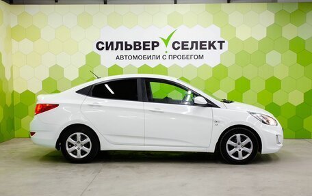 Hyundai Solaris II рестайлинг, 2011 год, 750 000 рублей, 8 фотография