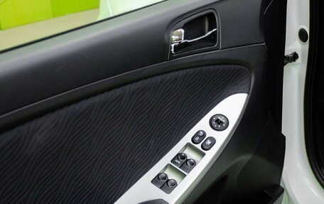 Hyundai Solaris II рестайлинг, 2011 год, 750 000 рублей, 20 фотография