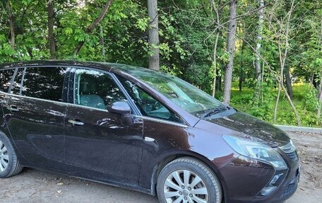 Opel Zafira C рестайлинг, 2013 год, 1 350 000 рублей, 2 фотография