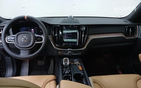 Volvo XC60 II, 2022 год, 4 240 010 рублей, 5 фотография