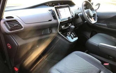 Nissan Serena IV, 2021 год, 1 638 000 рублей, 10 фотография