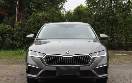 Skoda Octavia IV, 2021 год, 1 960 000 рублей, 2 фотография