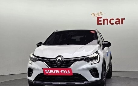 Renault Captur II, 2022 год, 1 588 000 рублей, 2 фотография