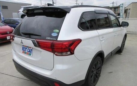 Mitsubishi Outlander III рестайлинг 3, 2020 год, 2 200 073 рублей, 3 фотография