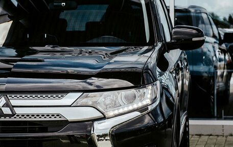 Mitsubishi Outlander III рестайлинг 3, 2018 год, 2 300 000 рублей, 10 фотография