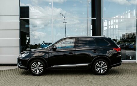Mitsubishi Outlander III рестайлинг 3, 2018 год, 2 300 000 рублей, 7 фотография