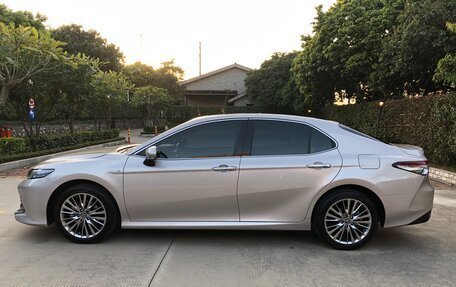 Toyota Camry, 2021 год, 2 280 000 рублей, 4 фотография