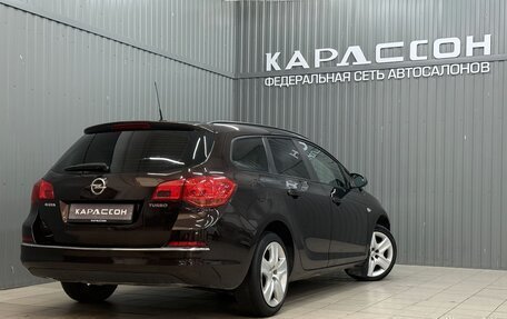 Opel Astra J, 2013 год, 780 000 рублей, 2 фотография