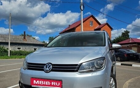 Volkswagen Touran III, 2010 год, 970 000 рублей, 3 фотография