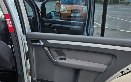 Volkswagen Touran III, 2010 год, 970 000 рублей, 14 фотография