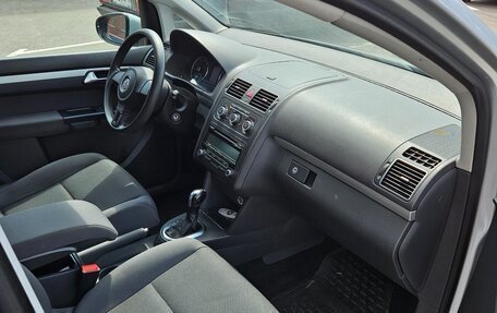 Volkswagen Touran III, 2010 год, 970 000 рублей, 22 фотография