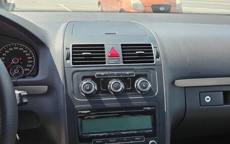 Volkswagen Touran III, 2010 год, 970 000 рублей, 24 фотография