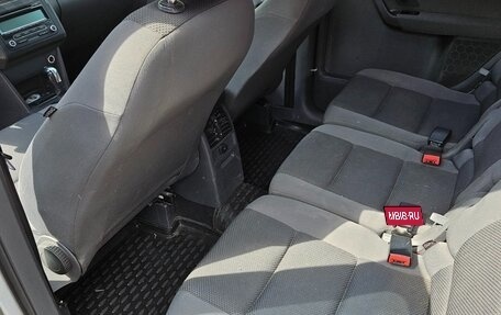 Volkswagen Touran III, 2010 год, 970 000 рублей, 16 фотография