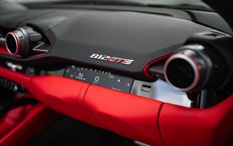 Ferrari 812, 2021 год, 68 500 000 рублей, 9 фотография