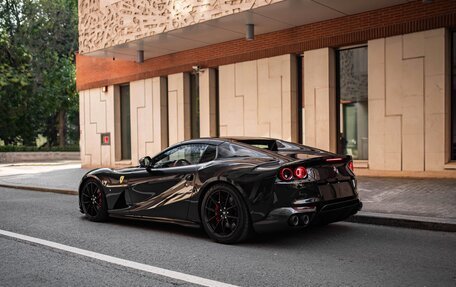 Ferrari 812, 2021 год, 68 500 000 рублей, 5 фотография