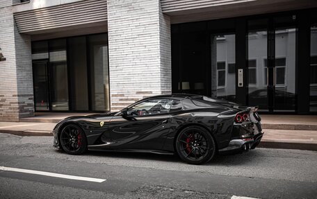Ferrari 812, 2021 год, 68 500 000 рублей, 32 фотография