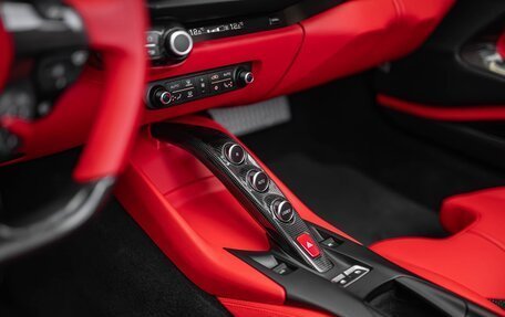 Ferrari 812, 2021 год, 68 500 000 рублей, 23 фотография