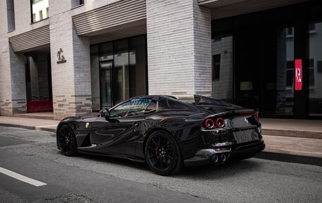Ferrari 812, 2021 год, 68 500 000 рублей, 33 фотография