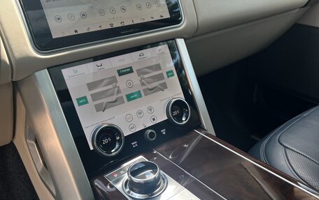 Land Rover Range Rover IV рестайлинг, 2018 год, 7 650 000 рублей, 7 фотография