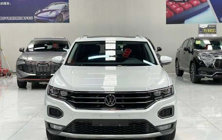 Volkswagen T-Roc I, 2021 год, 1 999 000 рублей, 2 фотография
