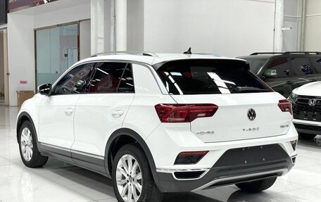 Volkswagen T-Roc I, 2021 год, 1 999 000 рублей, 4 фотография
