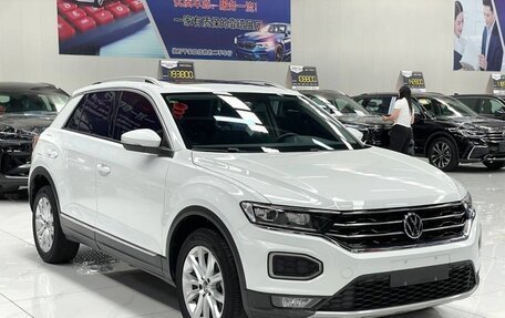 Volkswagen T-Roc I, 2021 год, 1 999 000 рублей, 3 фотография